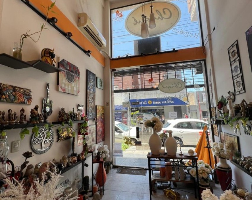 LOCAL COMERCIAL EXCELENTE UBICACION!! CON RENTA